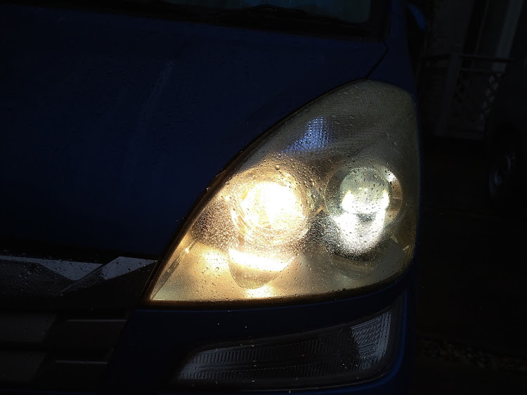 ステラのヘッドライト交換に関するカスタム事例の投稿画像3枚目