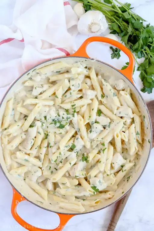 Chicken Alfredo White Sauce Pasta