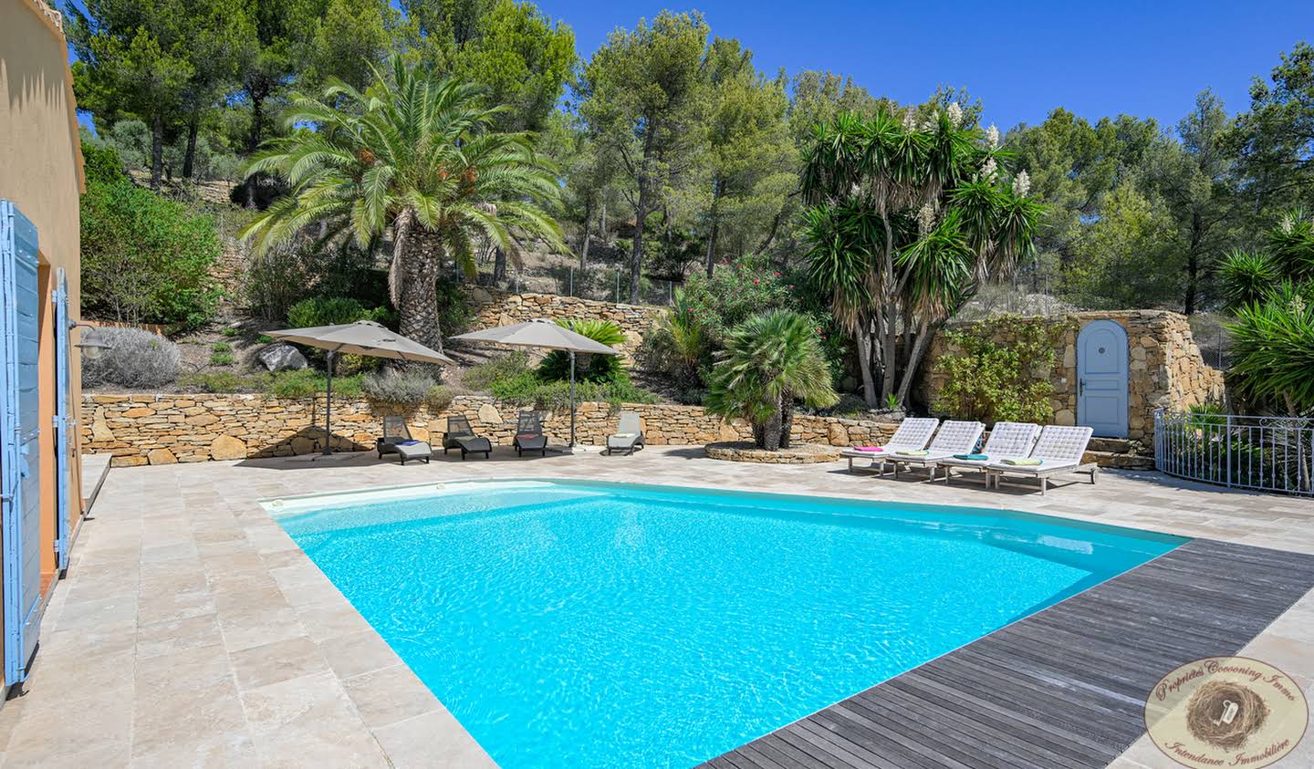 Villa with pool and garden Bandol