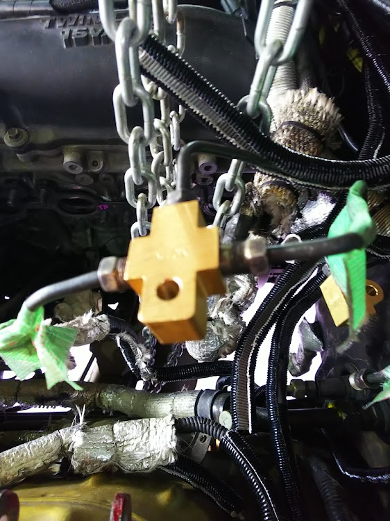 シルビアのs15シルビア・ABS・ブレーキ配管・リアフェンダー・パープルに関するカスタム事例の投稿画像1枚目