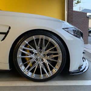 M4 クーペ F82