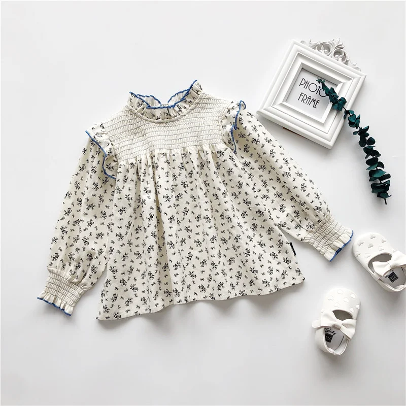 Title 2, Camisa baby doll com gola de renda, floral e ma...