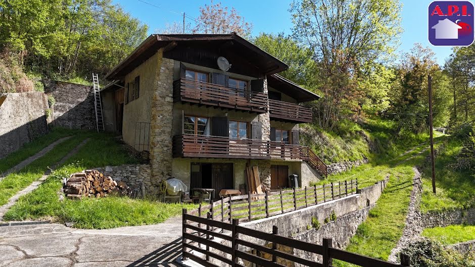 Vente maison 4 pièces 100 m² à Foix (09000), 280 000 €
