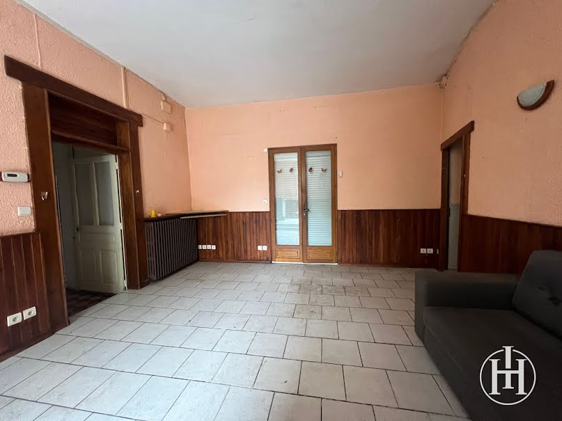 Vente maison 7 pièces 173 m² à Ainay-le-Château (03360), 55 000 €