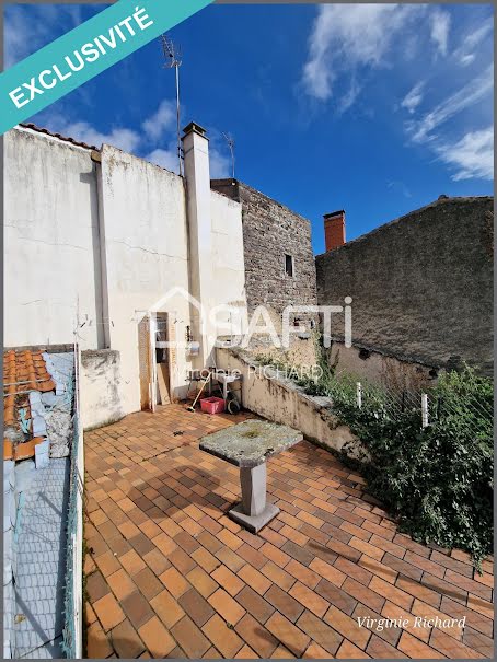 Vente maison 6 pièces 140 m² à Volvic (63530), 67 000 €