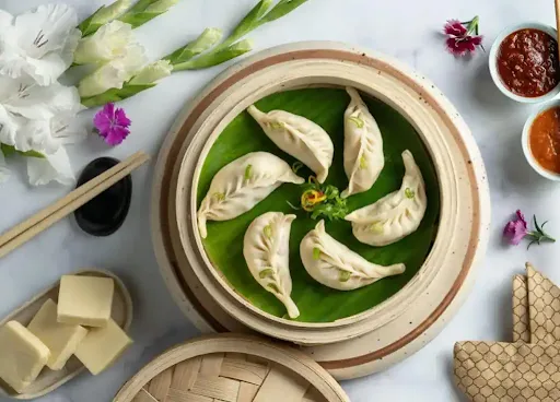 Schezwan Paneer Steamed Momos