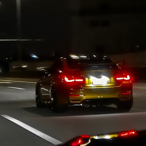 M4 クーペ F82