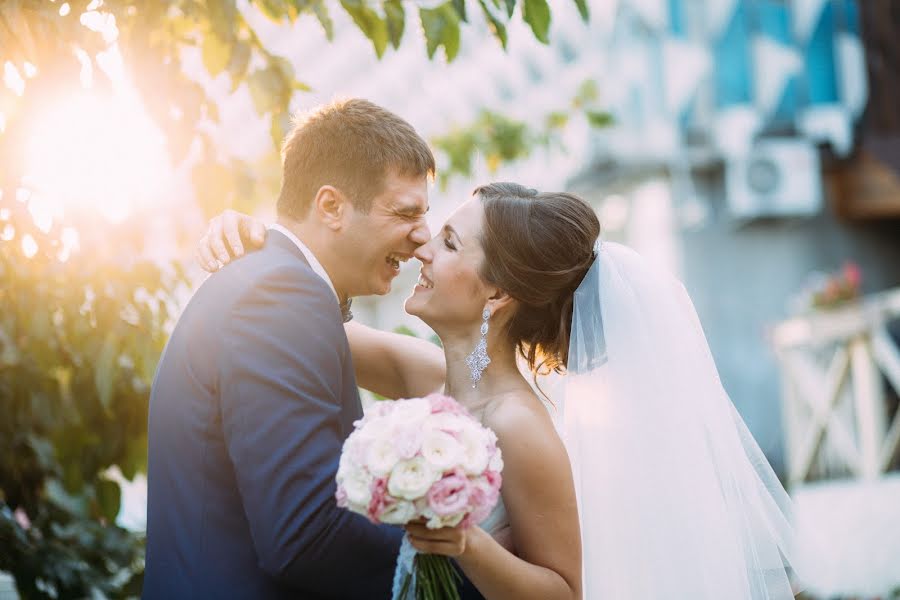 Fotógrafo de casamento Anna Eroshenko (annaeroshenko). Foto de 16 de setembro 2015