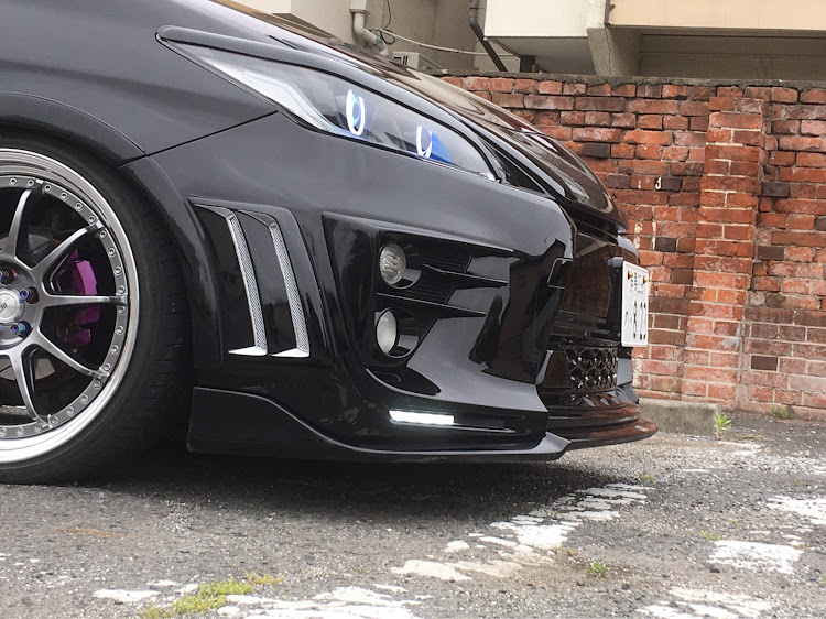 プリウス G'sのグラインダータトゥーに関するカスタム事例の投稿画像1枚目
