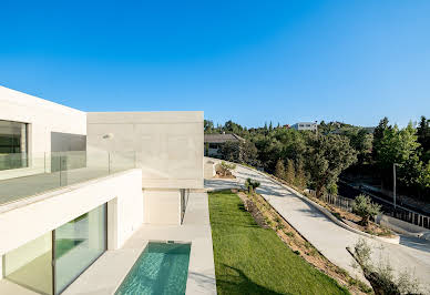 House with pool 2