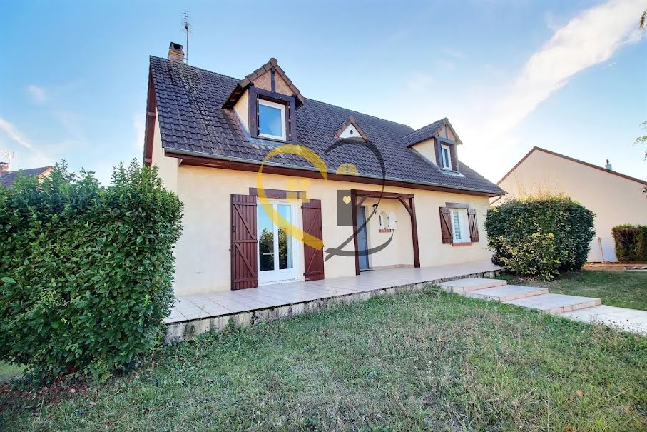 Vente maison 7 pièces 154 m² à Bourges (18000), 250 000 €