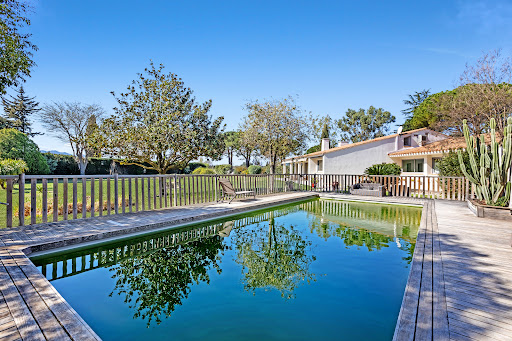 Villa with pool and garden 5