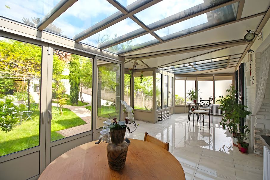 Vente maison 8 pièces 300 m² à Sucy-en-Brie (94370), 850 000 €