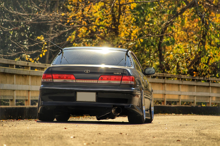 マークIIのJZX100・秋に関するカスタム事例の投稿画像1枚目