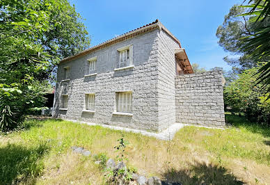 Maison avec terrasse 1