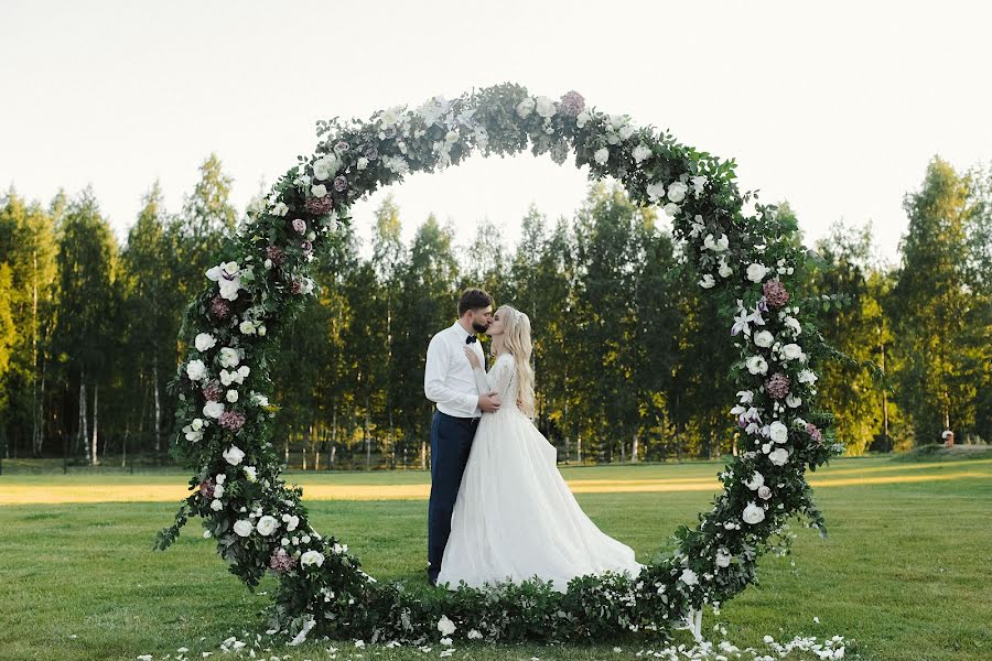 Fotógrafo de casamento Yuliya Shtorm (shtormy). Foto de 15 de julho 2018