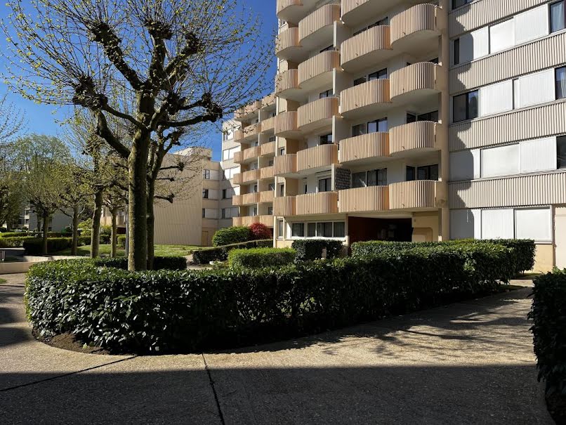 Vente appartement 4 pièces 86 m² à Montigny-le-Bretonneux (78180), 229 500 €