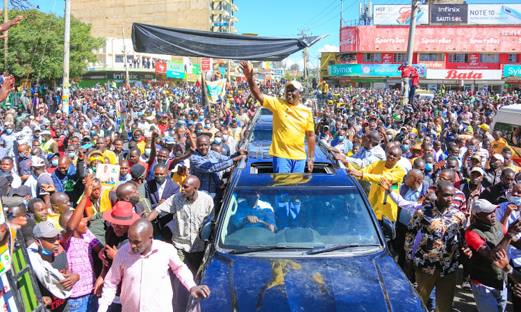 Deputy President William Ruto acknowledges greetings from Eldoret residents on Jnuary8.