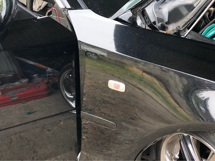 グロリアの王冠👑・DIY・汎用サイドマーカーに関するカスタム事例の投稿画像2枚目