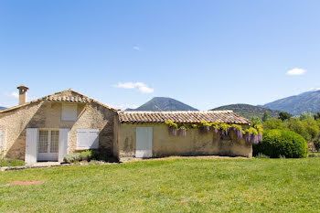 ferme à Entrechaux (84)