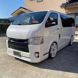 ハイエースバン TRH200V