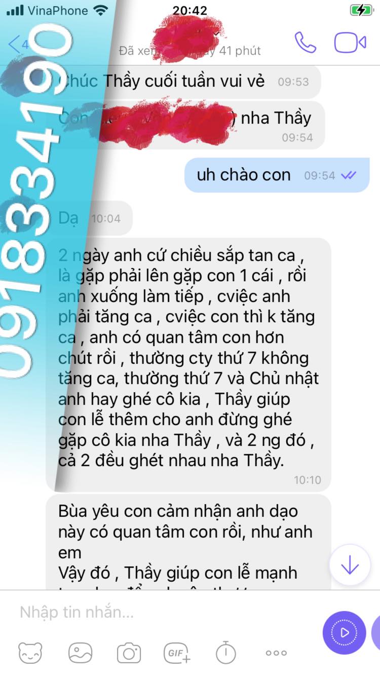 Khiếu hài hước cực kỳ quan trọng trong quá trình nói chuyện, xã giao. Bạn đừng quá nghiêm túc hay làm mặt lạnh với anh ấy. Điều này không khiến cho mọi người ấn tượng hơn với b