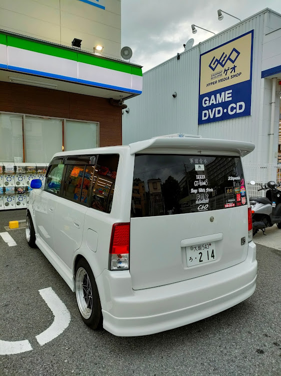 bBのピタパン☆レーシングに関するカスタム事例の投稿画像1枚目