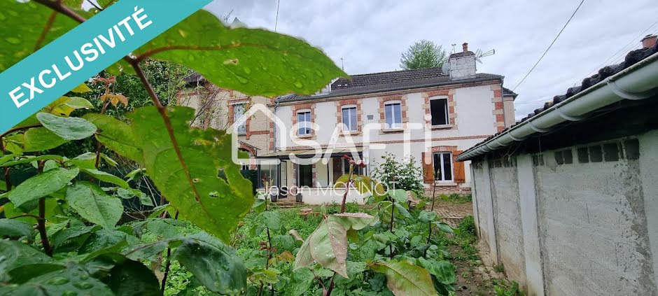 Vente maison 4 pièces 90 m² à Sainte-Colombe-sur-Seine (05700), 91 000 €