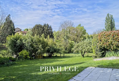 Maison avec piscine et terrasse 12