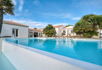 Maison avec piscine en bord de mer 3