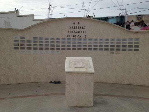 Plaza De Los Maestros Forjadores De Los Cabos