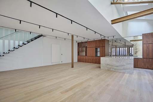 Contemporary apartment 3
