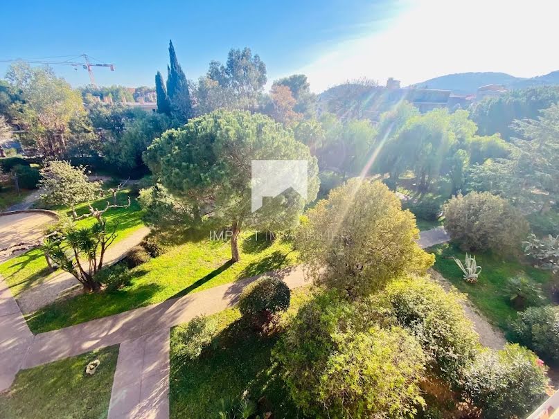 Vente appartement  67 m² à Hyeres (83400), 255 000 €