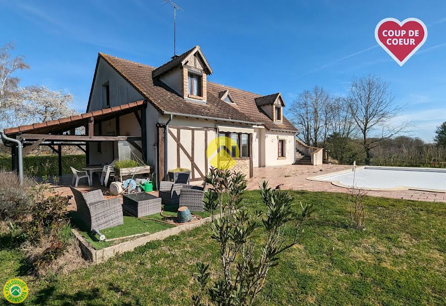 Vente maison 5 pièces 165 m² à Mehun-sur-Yèvre (18500), 247 000 €