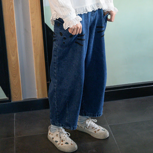 Title 5, Womens Dark Blue Jeans with Ankle Length Carto...