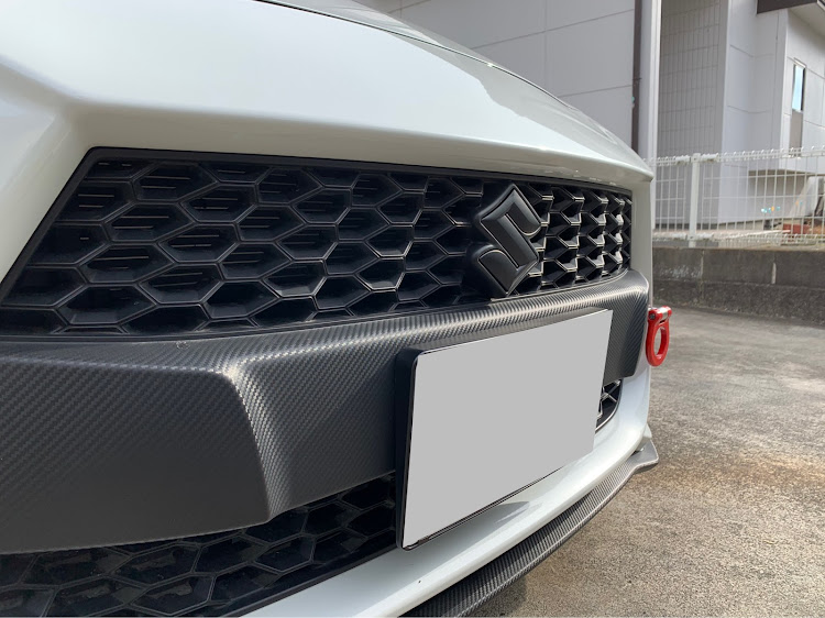 スイフトスポーツのzc33s・スイフトスポーツ・エンブレム交換・マットブラックに関するカスタム事例の投稿画像1枚目