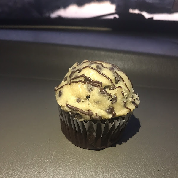 Cookie dough cupcake