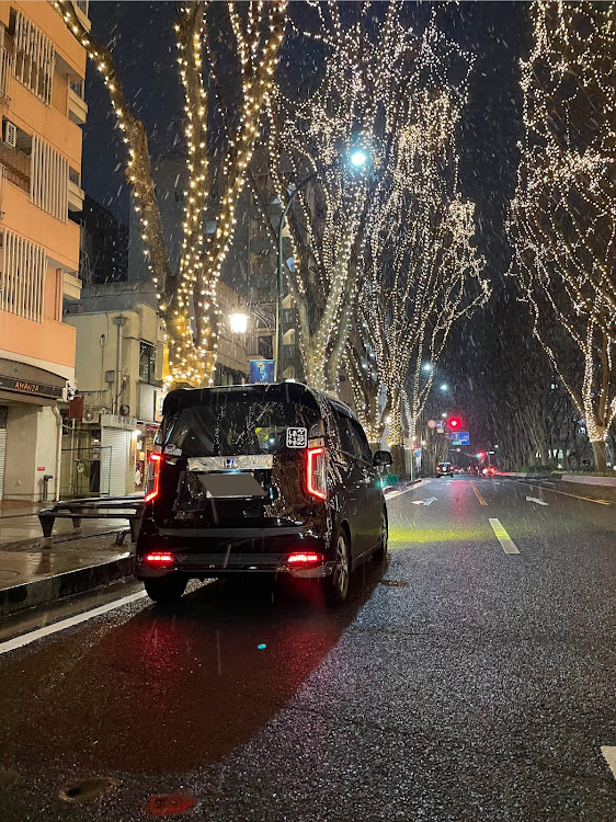 N-WGN カスタムのイルミネーションと愛車・N-wgnカスタム・スタッドレスタイヤへ交換・光のページェント・VELENOに関するカスタム事例の投稿画像2枚目