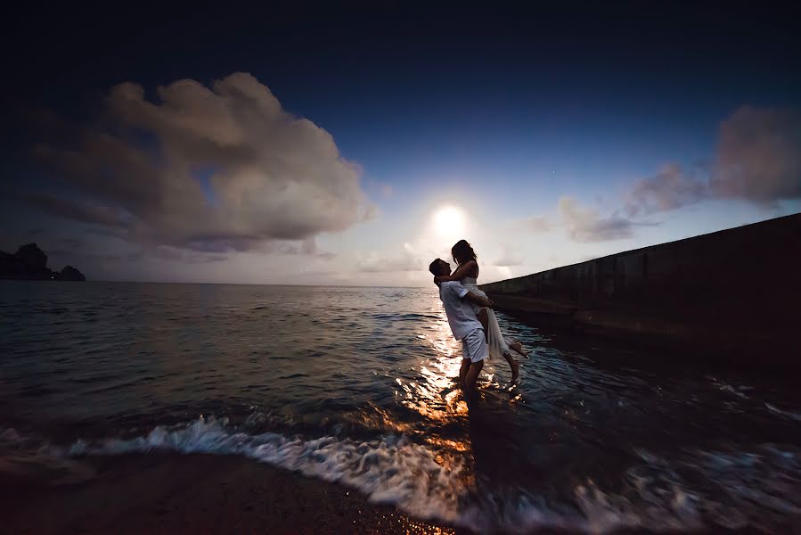 Fotógrafo de casamento Dmitriy Shishkov (dmitriyshi). Foto de 5 de novembro 2018