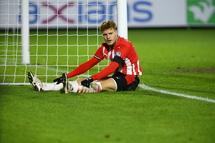 Na Zinho Vanheusden (AZ) ook Yorbe Vertessen (PSV) geblesseerd in Nederland