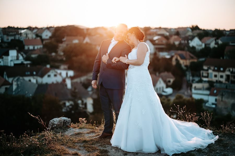 Fotografo di matrimoni Márton Pesthy (martonpesthy). Foto del 13 settembre 2023