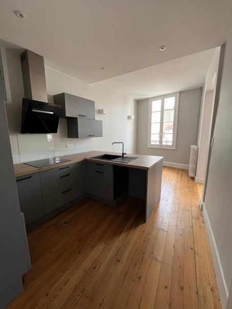 Location  appartement 3 pièces 95.94 m² à Niort (79000), 1 250 €