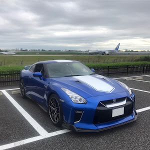 NISSAN GT-R