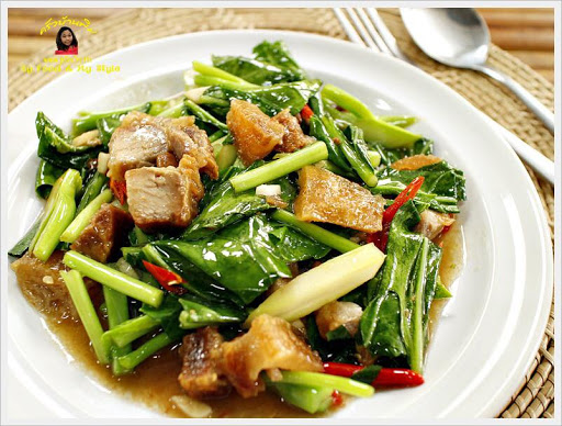 ຜັກກາດນາໝູກອດ