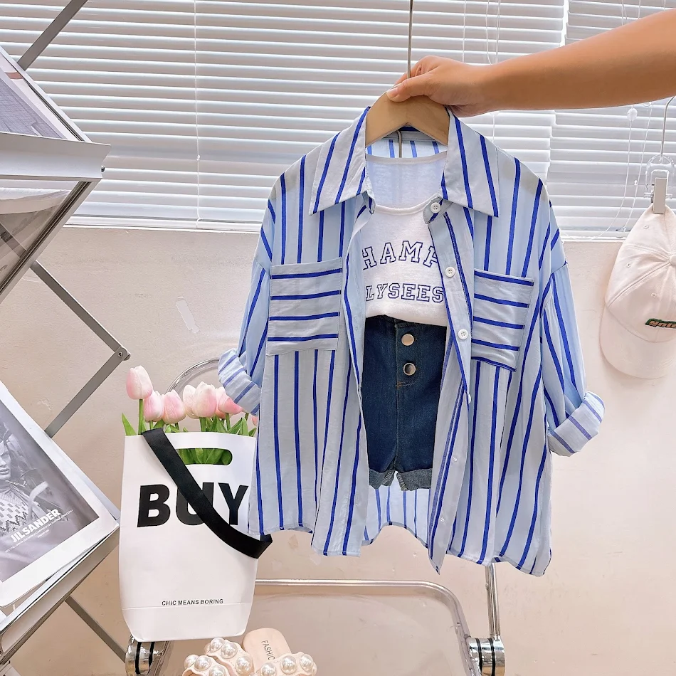 Ensemble trois pièces chemise à rayures manches longues pour jeunes filles et petites filles. Confort et style idéaux au quotidien.