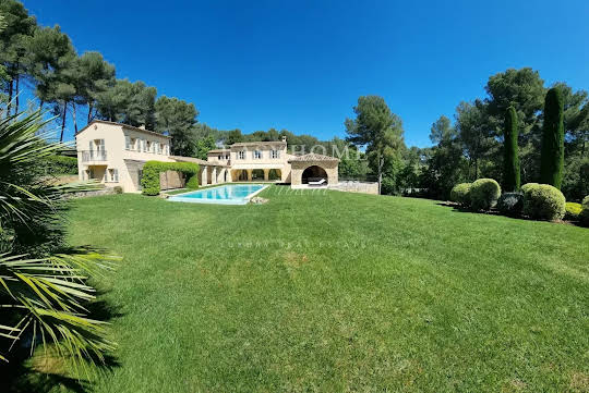 Villa with pool and terrace