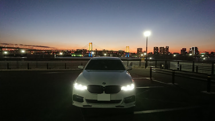 5シリーズ セダンのレインボーブリッジ・夜景・夜景と愛車・東京タワーに関するカスタム事例の投稿画像1枚目