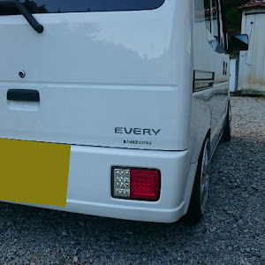 エブリイバン DA64V