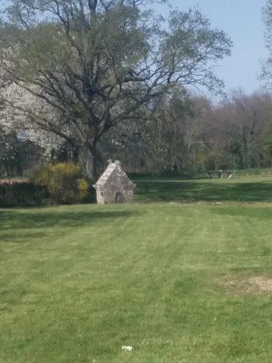 Petite Chapelle Des Iffs