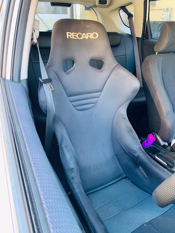 フィットの秋の気配・10月もよろしくお願いします・シート交換・RECARO・TS-Gに関するカスタム事例の投稿画像3枚目